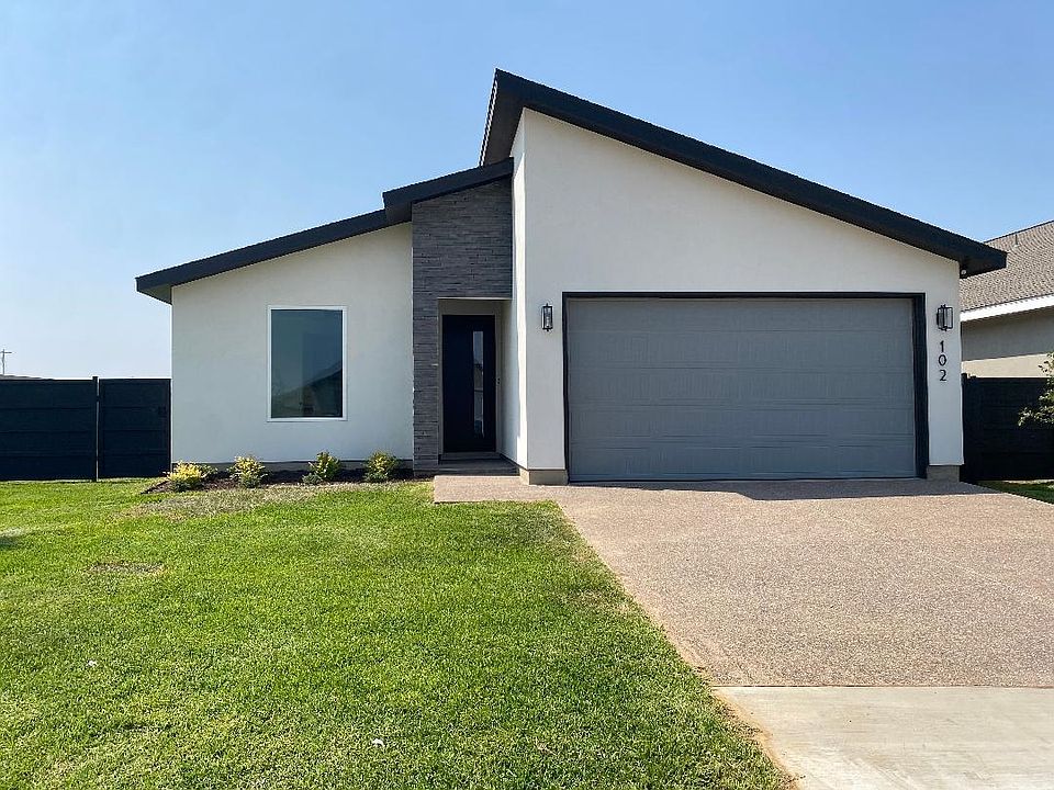 1st image of 102 Canyon Oak Dr