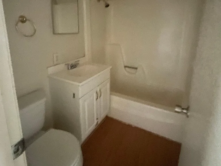 970 W Berry St #1 — Photo 6
