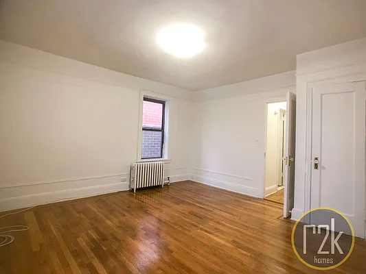 Rented by Realty 2000 Corp | media 30