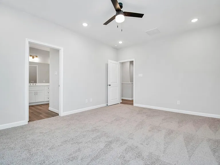 2355 Hoskins Dr — Photo 21