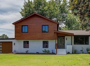 104 Buckingham Dr, Colonial Heights, VA 23834