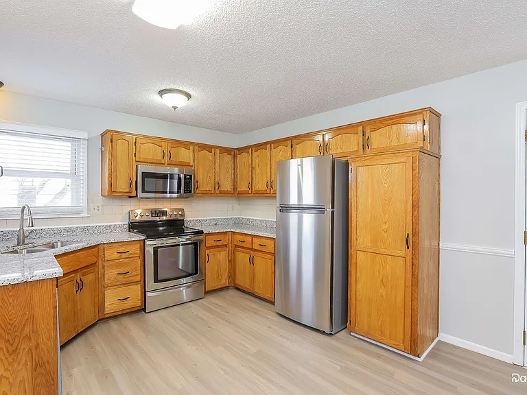 11224 N Marsh Ave — Photo 3