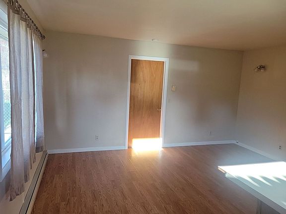 3rd image of 518 2nd Ave E #1/2