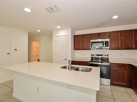 5th image of 1417 Lucerne Loop Rd NE