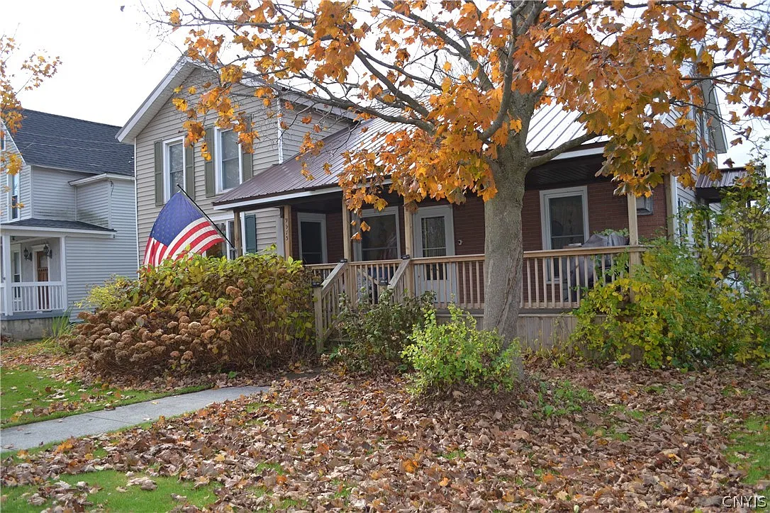 3 bed, 2.0 bath, 2184 sqft, $1,700 — Photo 4