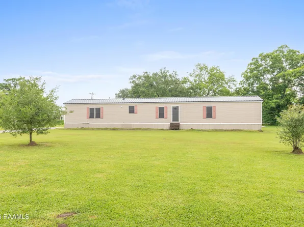 1010 Robert Dr, Saint Martinville, LA 70582