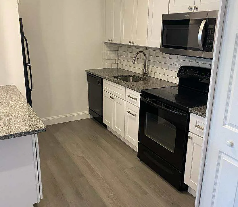 120 W 4th Ave #5