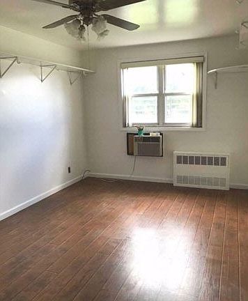 5th image of 14735 Barclay Ave #2