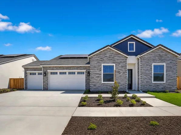 2037 N Marion Ave, Clovis, CA 93619