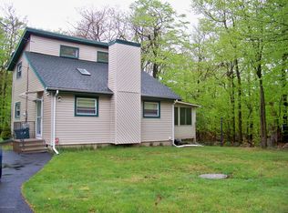 9226 Westwood Dr, Tobyhanna, PA 18466