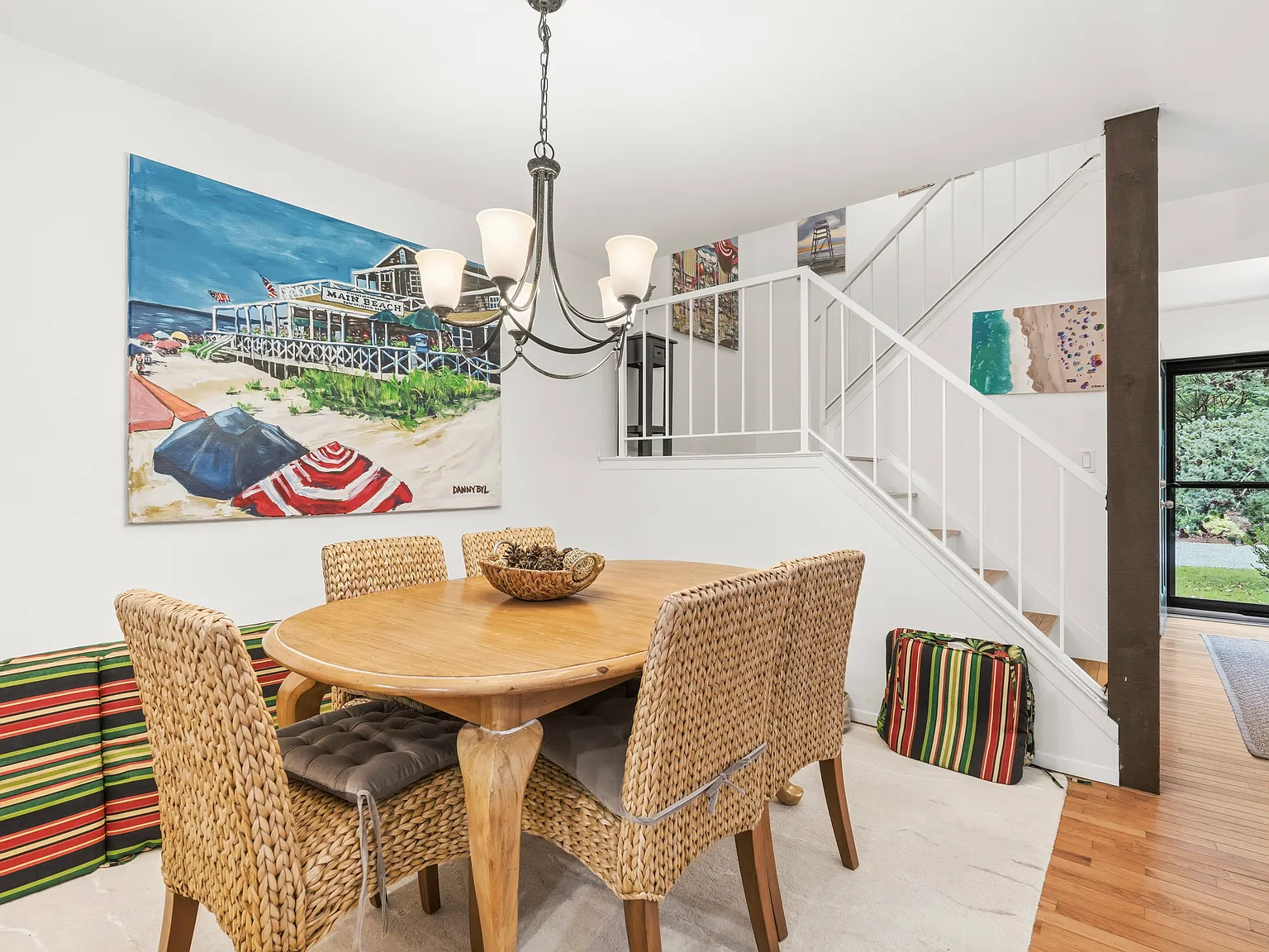 4 Bedroom, 3 Bath, Townhouse — Photo 4