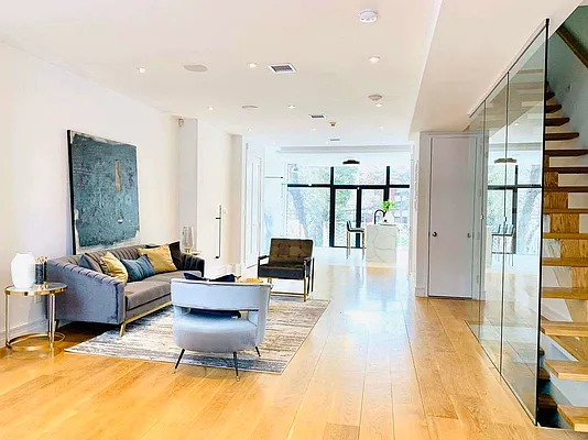 Rented by Blue Egg Realty Corp | media 27