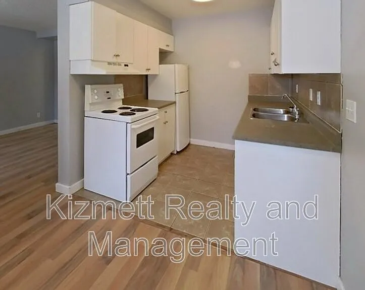 10135 120th St NW #103 — Photo 13