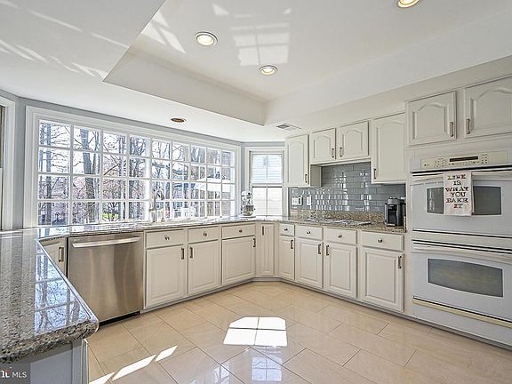 4th image of 14505 S Hills Ct