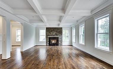 5th image of 105 Saint Andrews Dr NE