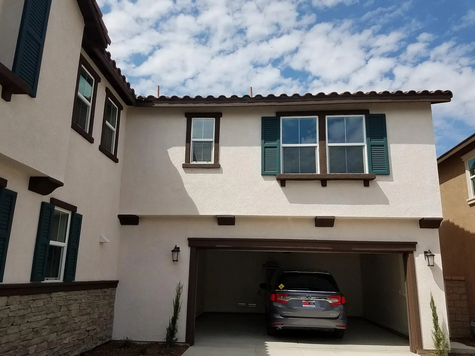 5 bed, 2554 sqft, $3,600 — Photo 2