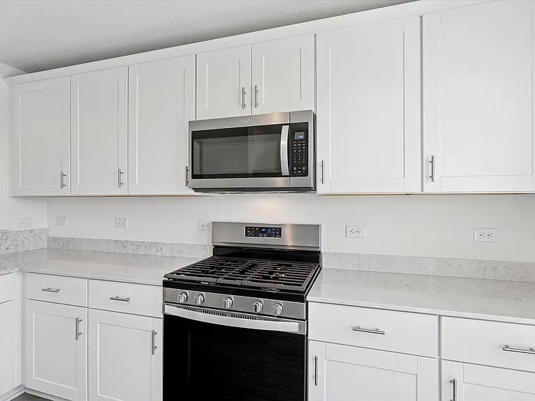 14020 Earlham St — Photo 10