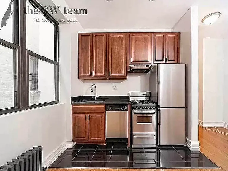 78 Manhattan Ave #4C — Photo 3