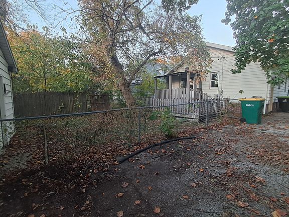 2nd image of 2057 N Charles St