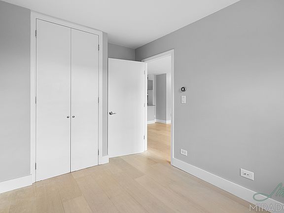 5th image of 330 E 39th St APT 26D