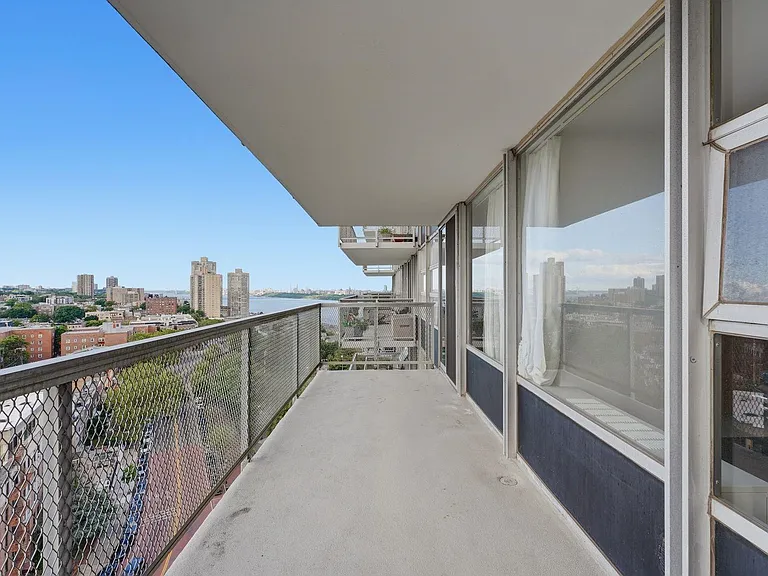 6050 Boulevard East #16E — Photo 13