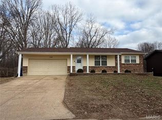 1709 Hawthorne Dr, Pacific, MO 63069
