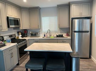 900 W 3rd St #1, San Pedro, CA 90731