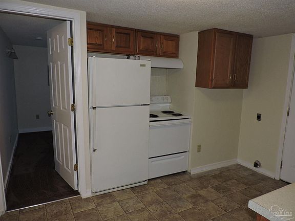 5th image of 1481 Langley Ave