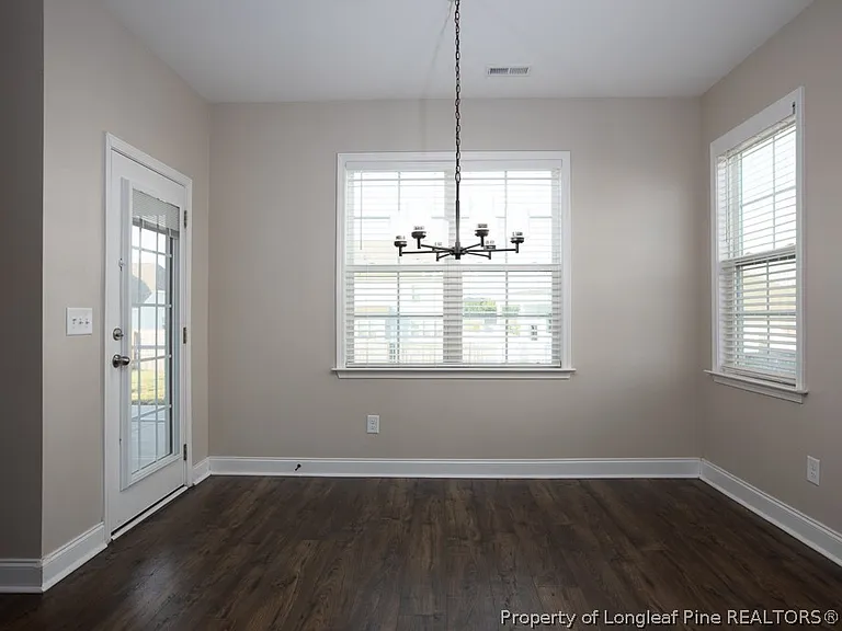 410 Longthorpe Rd — Photo 10
