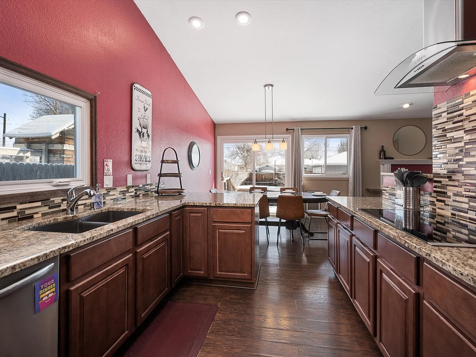 5 bed, 3.5 bath, 2630 sqft, $5,950 — Photo 3