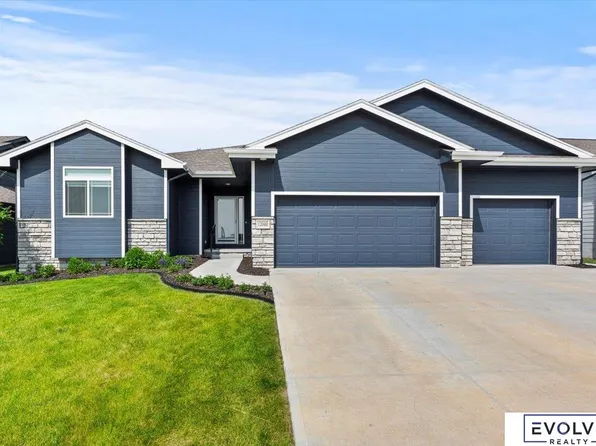 12040 S 44th St, Bellevue, NE 68123