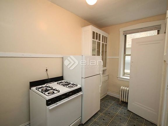 5th image of 1051 W North Shore Ave APT 1W