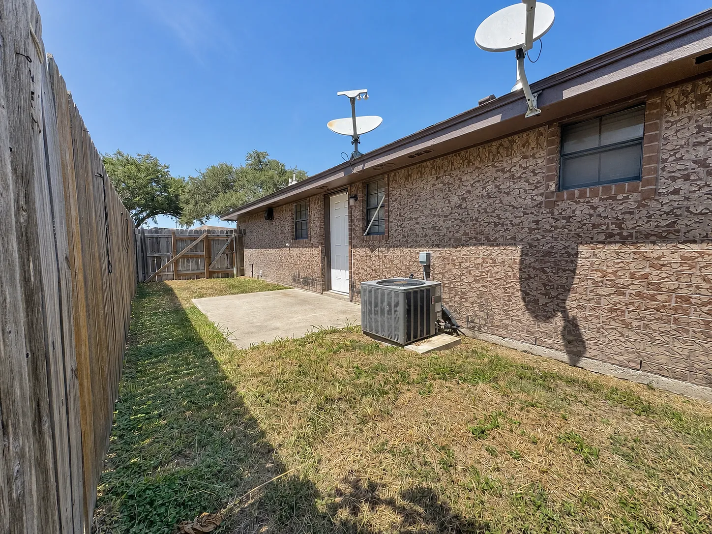 2 bed, 1200 sqft, $950 — Photo 4