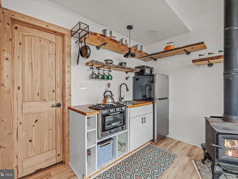 13th image of this home