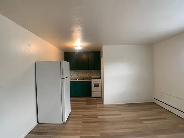 405 Fairview Ave N — Photo 4