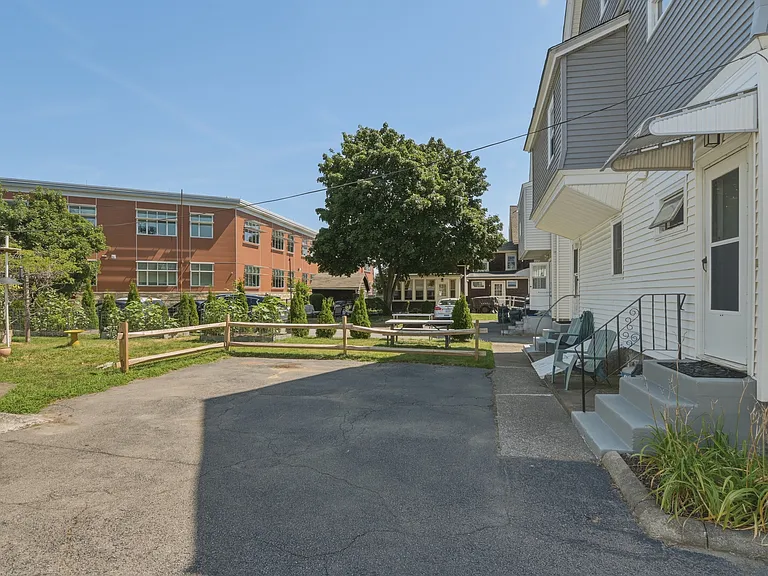 113 Nightingale Ave #1 — Photo 17
