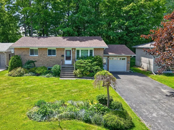 25 Pollard Dr, Meaford, ON N4L 1A7