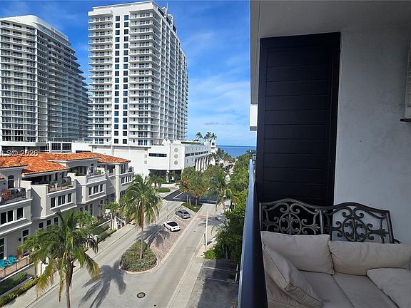 4th image of 3000 Rio Mar St #703