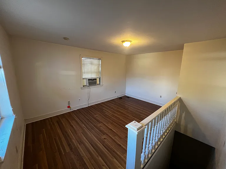 Upstairs bedroom 4