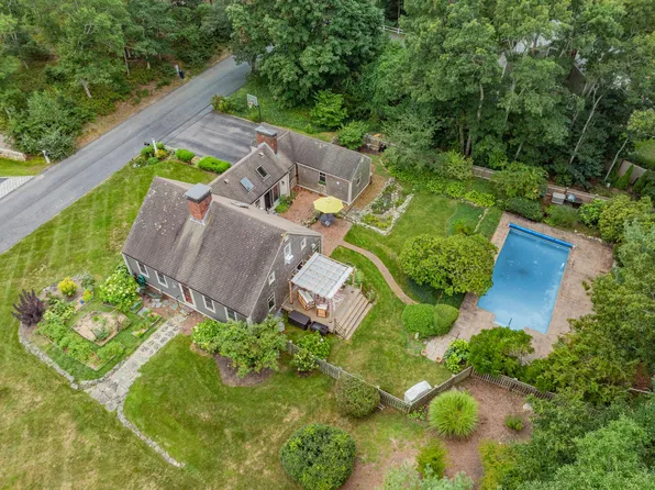 18 Manor Drive, East Sandwich, MA 02537