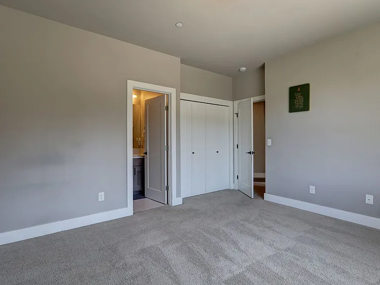 24396 NE 27th Pl — Photo 29
