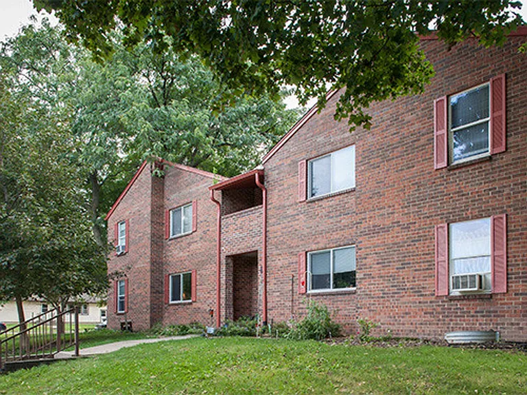 121 E Henry St #207-935 — Photo 2
