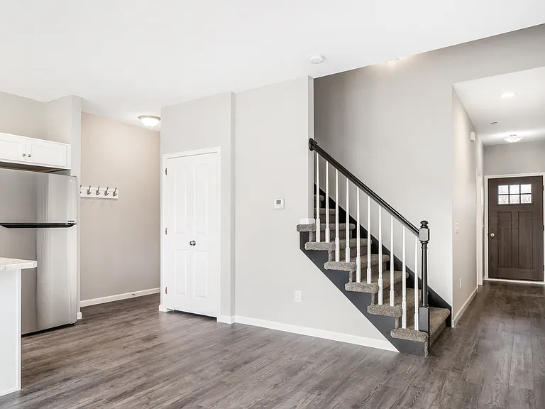 10031 Bluffs Cor — Photo 2