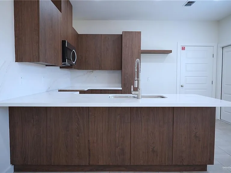 1200 S Woodland Dr #3 — Photo 5
