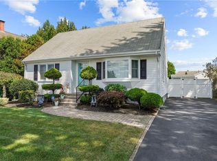 32 Gerald St, Riverside, RI 02915