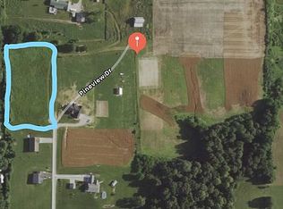 Pineview Dr, Loogootee, IN 47553