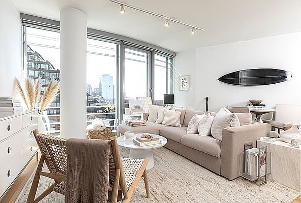 1st image of 550 W 54th St APT 1820