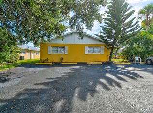 588 Holly Dr APT A, Palm Beach Gardens, FL 33410