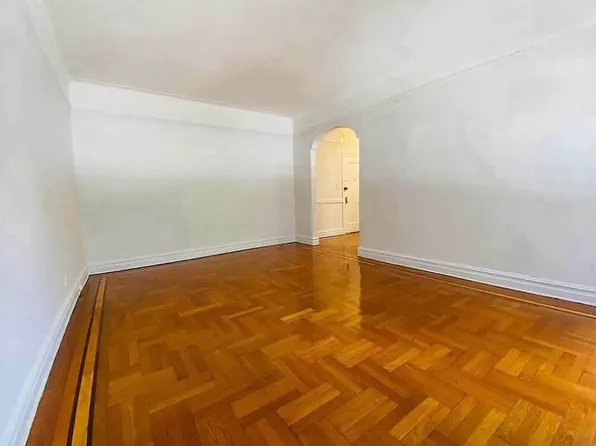 625 Caton Avenue image 4 of 15