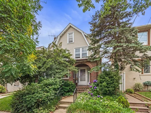 16608 Cryders Lane, Beechhurst, NY 11357